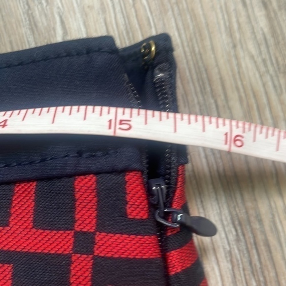 Tommy Hilfiger skirt size 4 navy and red - Picture 4 of 9